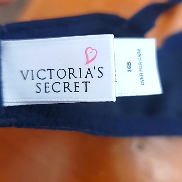 VINTAGE VICTORIA'S SECRET Y2K BLUE VELVET DEMI BRA  NO PADDED SIZE 36B - Picture 5 of 7